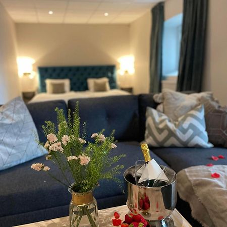 מוטלה Hotell Carl Friman מראה חיצוני תמונה
