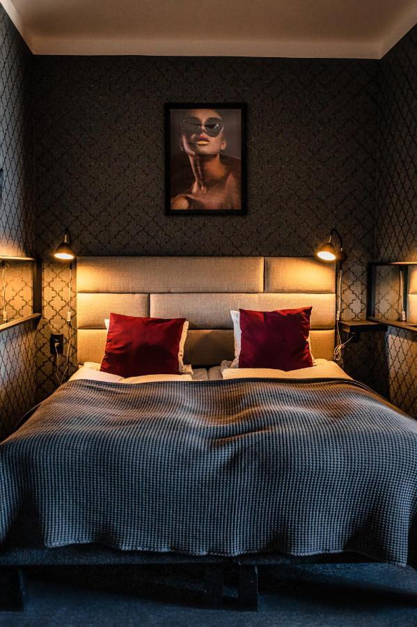 מוטלה Hotell Carl Friman מראה חיצוני תמונה