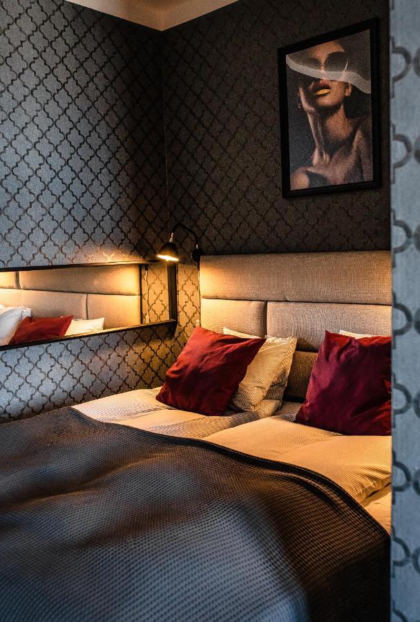 מוטלה Hotell Carl Friman מראה חיצוני תמונה